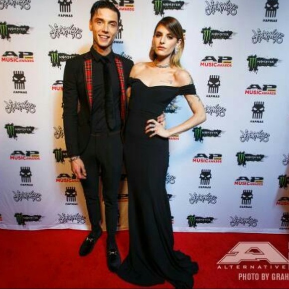 ISO REFORMATION DRESS - NOT SELLING - Picture 3 of 5